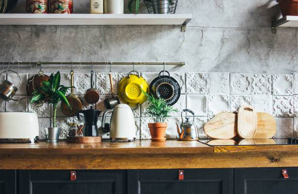 Kitchen & Dining